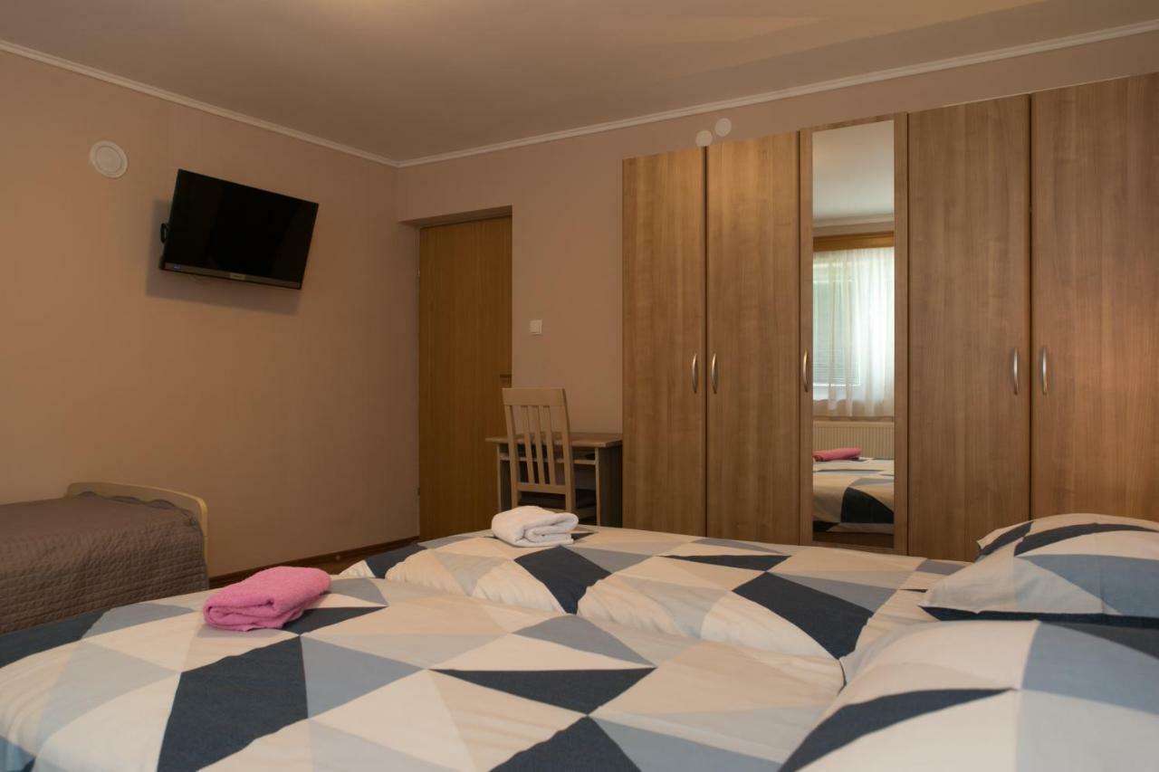 Rooms Ivan Otočac Esterno foto